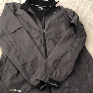 Saucony high visibility shell jacket